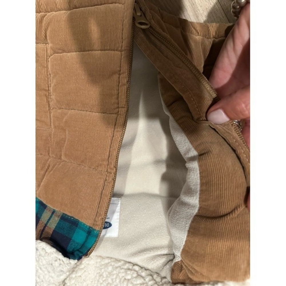 Old Navy Baby Sherpa Collar Corduroy Puffer Vest Plaid 3-6M kids - Picture 6 of 9
